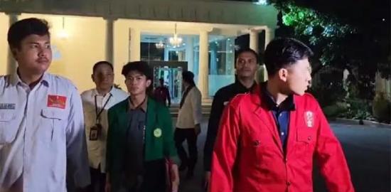Sejumlah BEM dan Organisasi Mahasiswa ke Istana Malam Ini