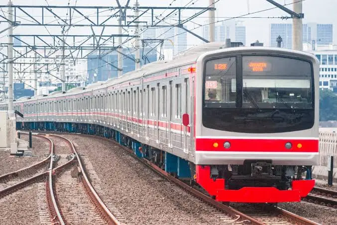 Evakuasi KRL Tertemper Mobil di Cilebut-Bogor Selesai, Operasional Kembali Normal