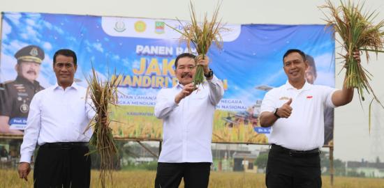 Jaksa Agung Instruksikan Kawal Penuh Program Swasembada Pangan Kementerian Pertanian