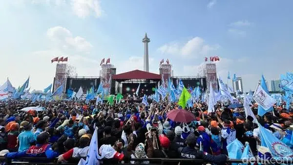 Peringatan Hari Buruh Internasional 2025: Enam Tuntutan Utama Disuarakan di Monas