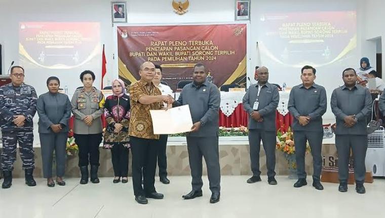 KPU Kabupaten Sorong Tetapkan JK-Tejo Sebagai Bupati dan Wakil Bupati Terpilih