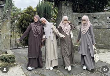 Tips Memakai Hijab Syar’i Tanpa Terlihat Tua