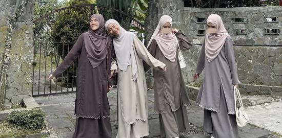 Tips Memakai Hijab Syar’i Tanpa Terlihat Tua