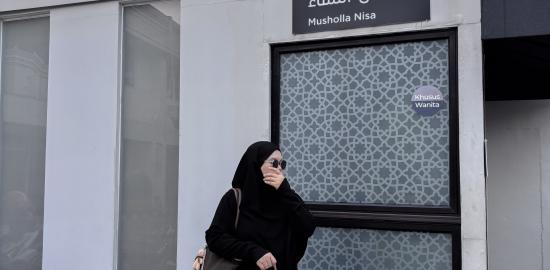 Tren Hijab Muslimah 2025: Pesona Syar’i dan Elegan dalam Balutan French Khimar