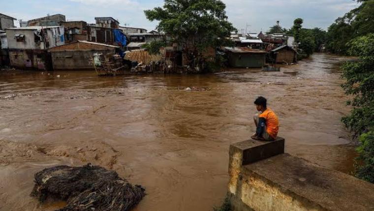 Peringatan Banjir BPBD Jakarta untuk Warga Bantaran Sungai Ciliwung