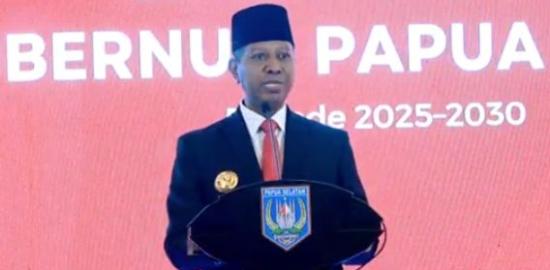 Apolo Safanpo Resmi Menjadi Gubernur Definitif Papua Selatan