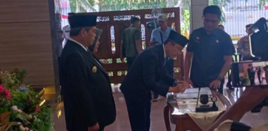 Serah Terima Jabatan Bupati Lahat: Bursah Zarnubi Resmi Memimpin Lahat