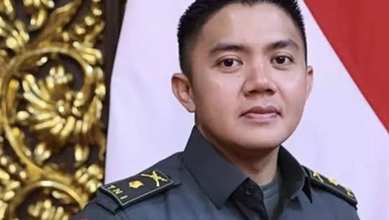 Sekretaris Kabinet Teddy Indra Wijaya Mendapat Kenaikan Pangkat ke Letnan Kolonel