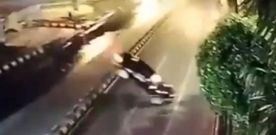 BMW Terjun Bebas dari Tol Krian-Gresik yang Belum Tersambung, Nyaris Tewaskan Pengemudi