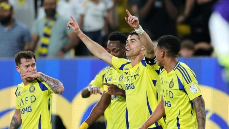 Cristiano Ronaldo Bawa Al Nassr Kalahkan Al Riyadh 2-1