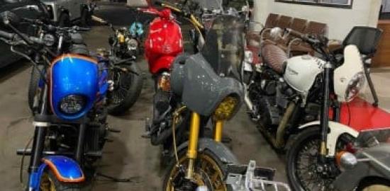 Kejagung Sita 21 Motor, 7 Sepeda, dan 4 Mobil Mewah dalam Kasus Suap Mafia Minyak Goreng