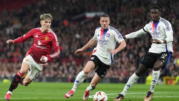 MU Singkirkan Lyon Lewat Drama 9 Gol dan 120 Menit