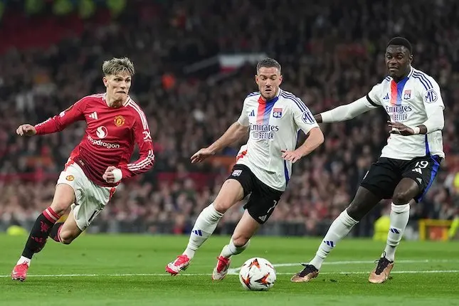 MU Singkirkan Lyon Lewat Drama 9 Gol dan 120 Menit