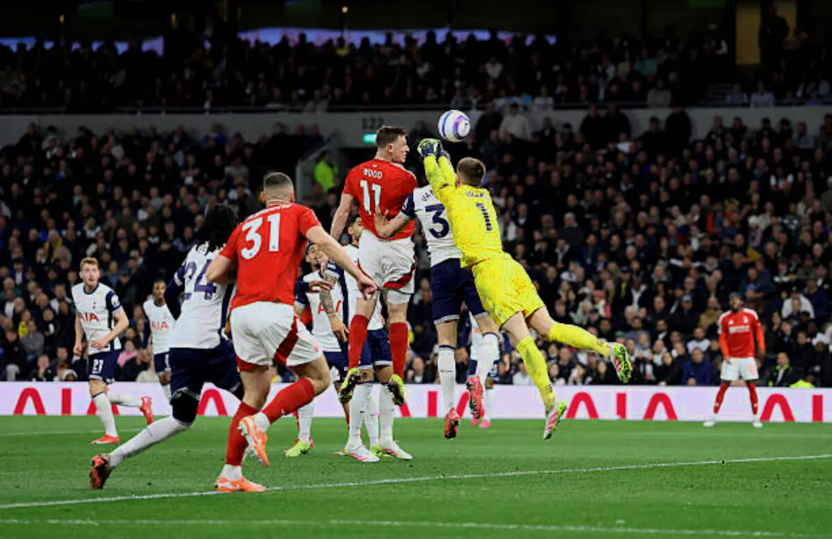 Tottenham Tumbang di Kandang, Nottingham Forest Bawa Pulang Tiga Poin
