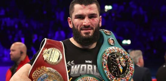 Artur Beterbiev Siap Comeback, Hadapi Deon Nicholson Tanpa Pertaruhkan Gelar