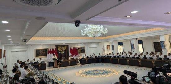 Presiden Prabowo Gelar Rapat Kabinet Paripurna, Para Menteri Hadir di Istana