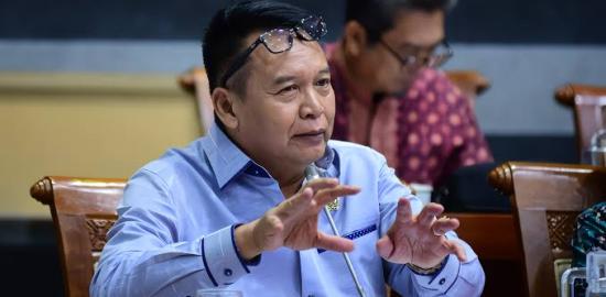 TB Hasanuddin Soroti Kejanggalan Mutasi Perwira Tinggi TNI: Ada Indikasi Kecerobohan Administratif