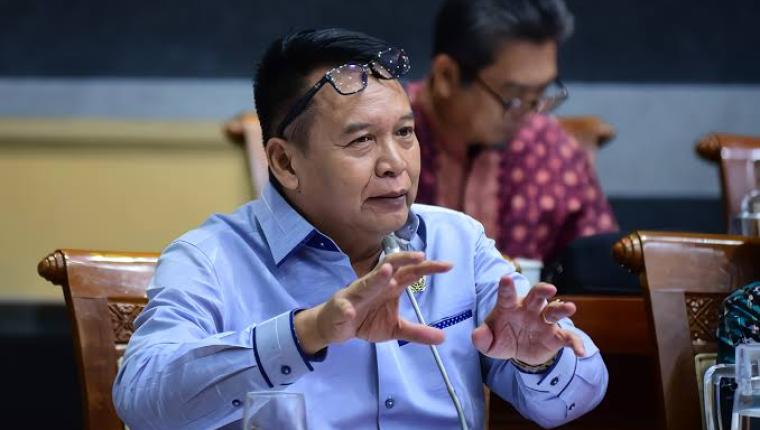 TB Hasanuddin Soroti Kejanggalan Mutasi Perwira Tinggi TNI: Ada Indikasi Kecerobohan Administratif