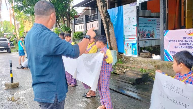 Tolak Makanan Tidak Layak Pada MBG, Siswa Lakukan Aksi Damai