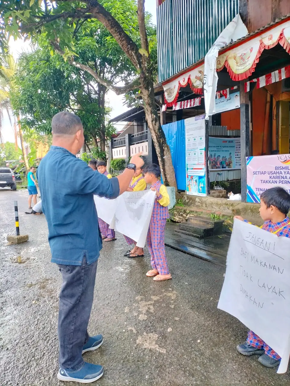Tolak Makanan Tidak Layak Pada MBG, Siswa Lakukan Aksi Damai