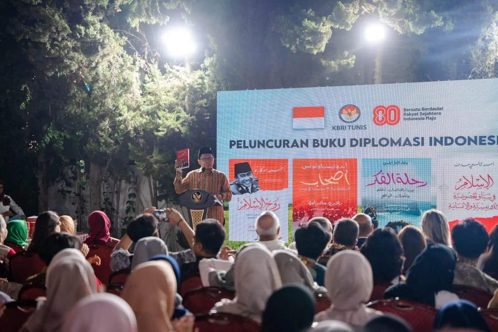 KBRI Tunisia Peringati HUT ke-80 RI dengan Luncurkan Buku Diplomasi dalam Bahasa Arab