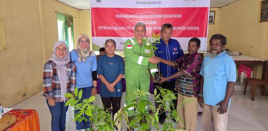 SKK Migas – Petrogas (Island) Ltd. Perkuat Ekonomi Masyarakat Melalui Pelatihan dan Penyediaan Alat Dukung