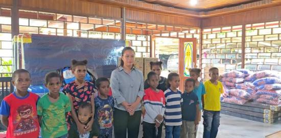 Peduli Anak Papua, Presiden Prabowo Kirimkan Bantuan Untuk Panti Asuhan Anak Sinar Kasih