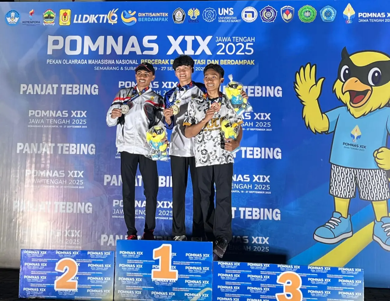 3 Mahasiswa Perwakilan PBD Eksekusi 3 Medali Panjat Tebing