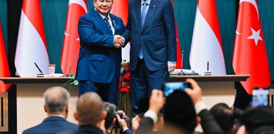 Presiden Prabowo Gelar Pertemuan Tête-à-Tête dengan Presiden Erdoğan