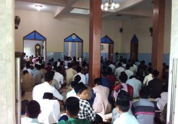 Ketimpangan Religiusitas: Mengapa Masjid Penuh Saat Tarawih tapi Kosong Saat Subuh?