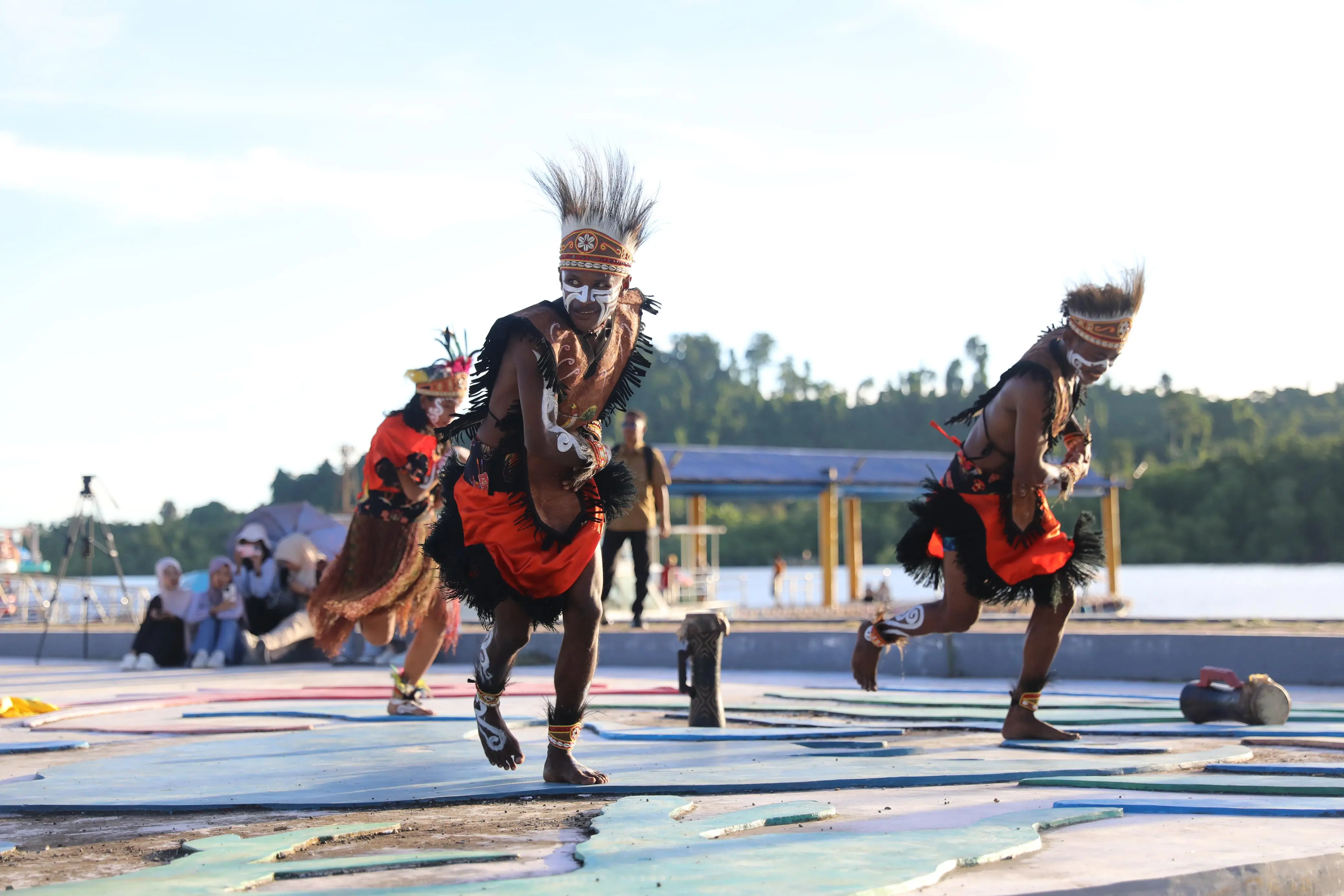 Festival Sorai Waisai 2025 : Penutup 50 Hari Pengabdian Mahasiswa UGM yang Manis