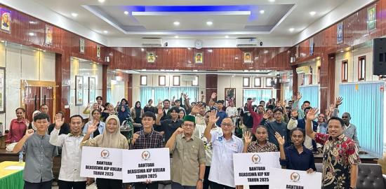 Berdialog Bersama Mahasiswa UNAMIN Saat Reses, Anggota DPD RI - Hartono Salurkan KIP Kuliah