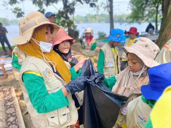 Aksi Nyata SD Sekolah Alam Indonesia Cibinong
