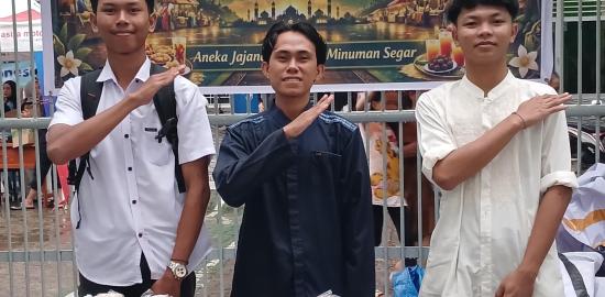 PII Metro Makassar dan SMK Nasional Makassar Gelar Aksi Berbagi Sembako di Bulan Ramadhan