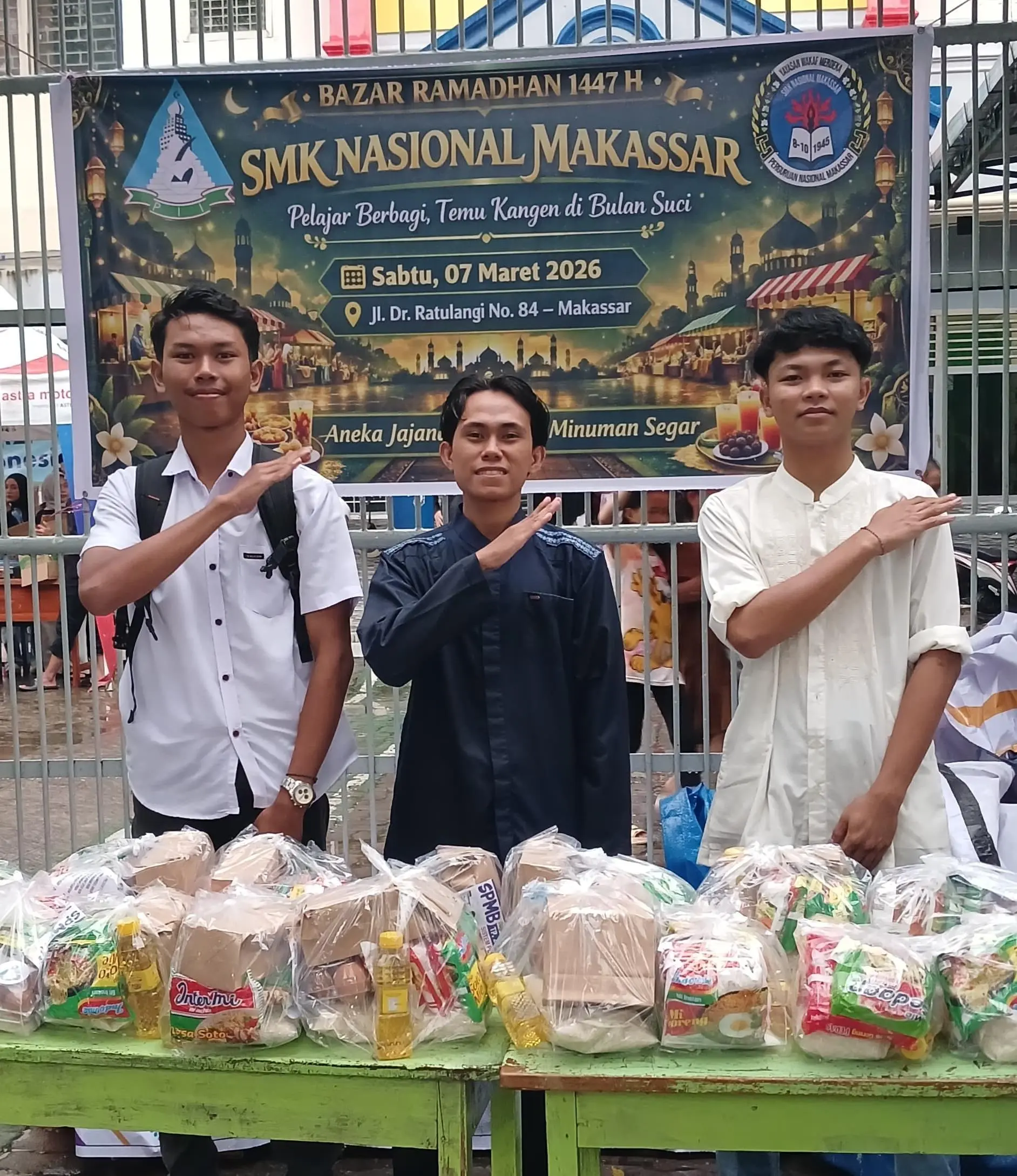 PII Metro Makassar dan SMK Nasional Makassar Gelar Aksi Berbagi Sembako di Bulan Ramadhan