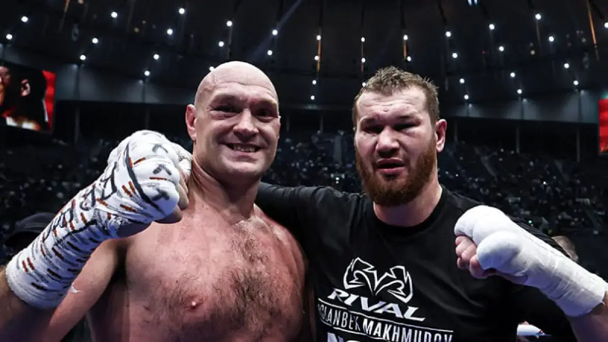 Tyson Fury Tantang Anthony Joshua Usai Menang Dominan di London