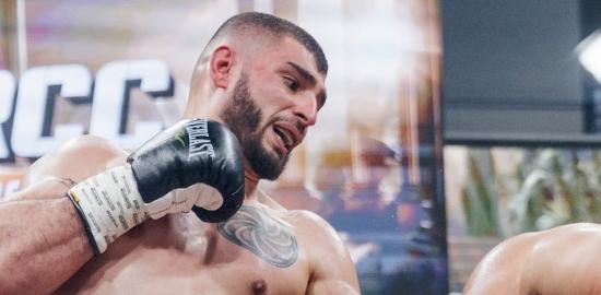 Vartan Arutyunyan Rebut Gelar Interim WBA Kelas Bridger Usai Hentikan Georgiy Yunovidov