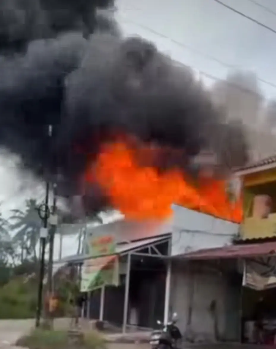 Kebakaran Ruko di Jombang Cilegon, Tiga Unit Damkar Dikerahkan