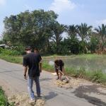 Serang Bebas Banjir: KKM UPG Kelompok 17 Gandeng Warga Bersihkan Drainase dan Perbaiki Jalan