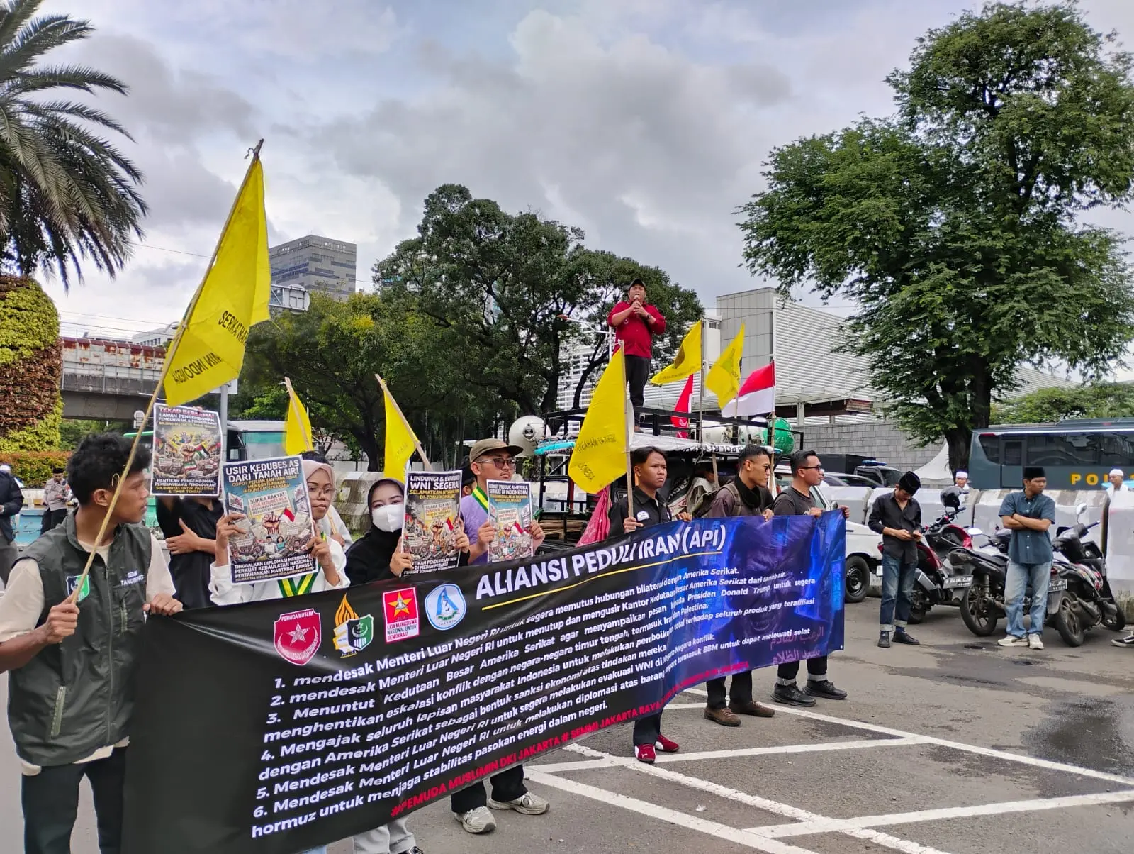 Kecam Agresi Militer dan Tuntut Perlindungan Stabilitas Global, API Gelar Aksi Depan Kedubes AS dan Kemenlu