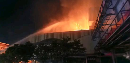 Insiden Kebakaran Mega Mall Kota Manado, 1 Meninggal dan 4 Lainnya Masih Dalam Perawatan