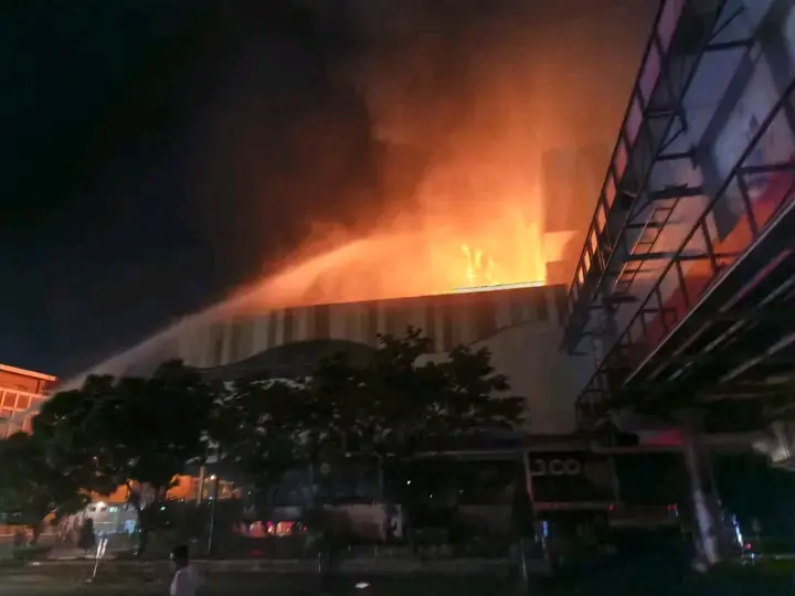 Insiden Kebakaran Mega Mall Kota Manado, 1 Meninggal dan 4 Lainnya Masih Dalam Perawatan