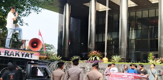 Mahasiswa Malut-Jakarta Kepung KPK dan PUPR, Desak Bongkar Dugaan Mafia Proyek di BWS Maluku Utara