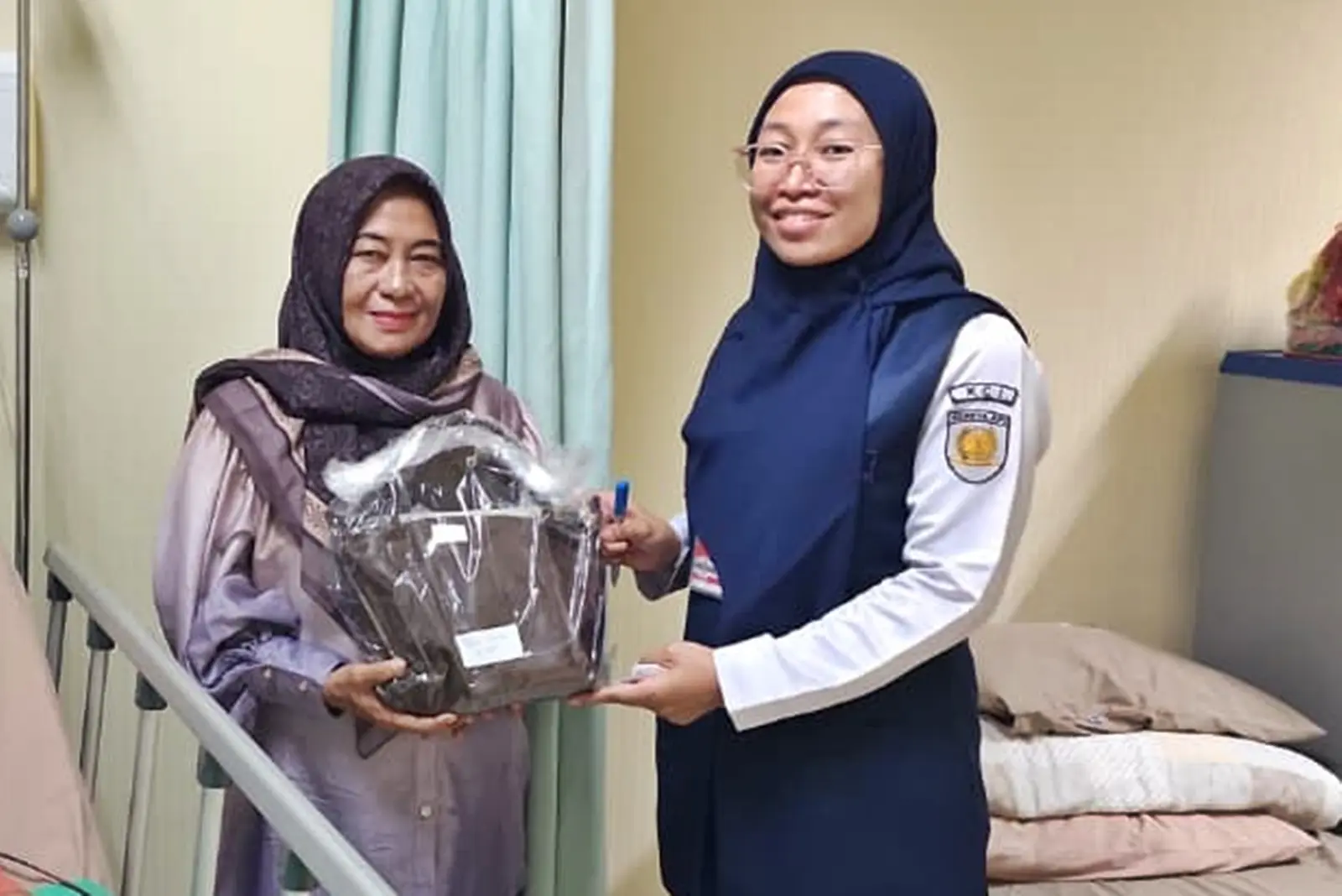 Info Commuter Line: KAI Commuter Amankan Barang Milik Pengguna Pasca-Insiden di Stasiun Bekasi Timur