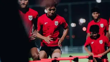 Timnas Indonesia U-17 Bakal Cicipi Sistem Baru FIFA “Kartu VAR” di Piala Dunia U-17 2025