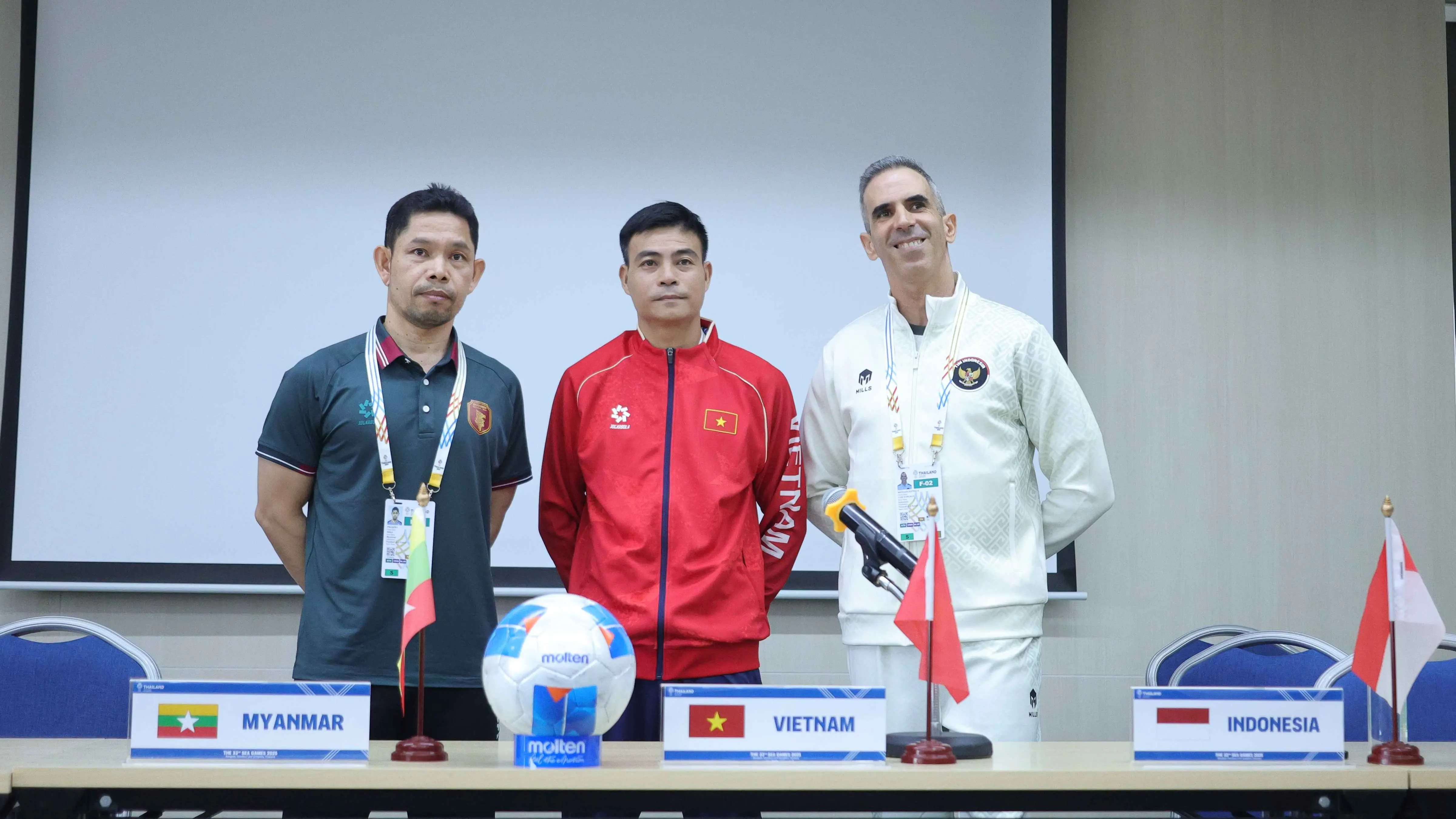 Pelatih Luis Estrela Targetkan Indonesia Jadi Juara Futsal Putri SEA Games 2025