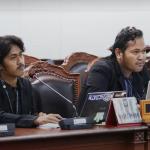 Dua Mahasiswa Tagih Amanat Konstitusi 20% Anggaran Pendidikan: Mahkamah Konstitusi Gelar Sidang Pendahuluan Uji Materi UU Pesantren