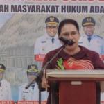 Hadiri RaKerDat Suku Besar Moi, Petronela Krenak Ajak Jaga Adat Moi