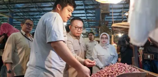 Dudung Sidak Pasar Induk Kramat Jati, Pastikan Harga dan Pasokan Pangan Tetap Stabil