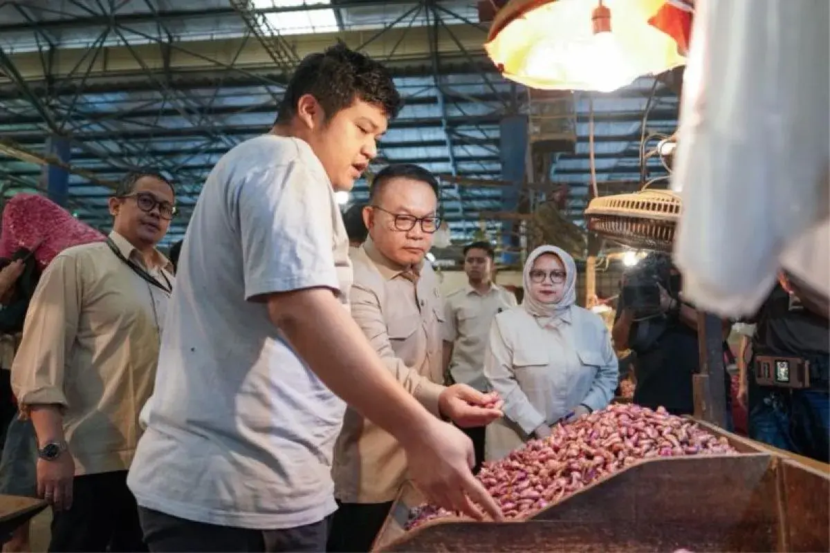 Dudung Sidak Pasar Induk Kramat Jati, Pastikan Harga dan Pasokan Pangan Tetap Stabil